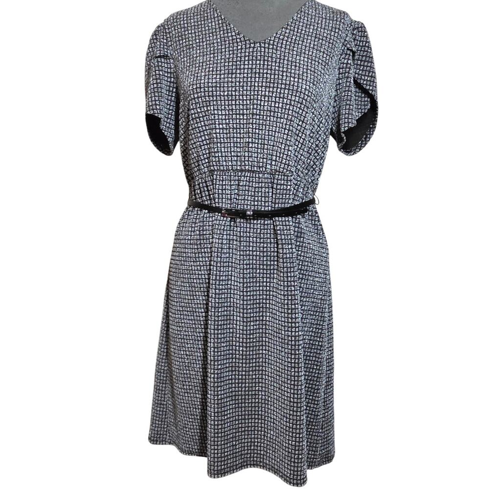 Silver Metallic Short Sleeve Belted Dress Sie Medium